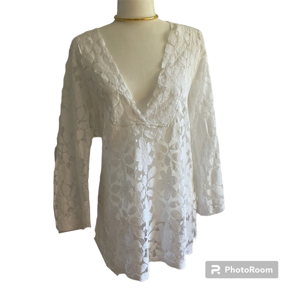 Selene White Floral white lace tunic